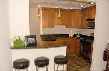 4th image of 5074 N Wolcott Ave APT 2