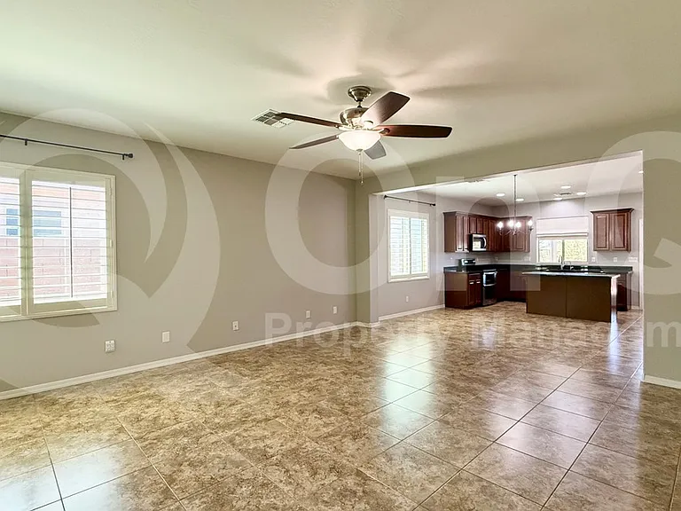 1477 E Hummingbird Way — Photo 5