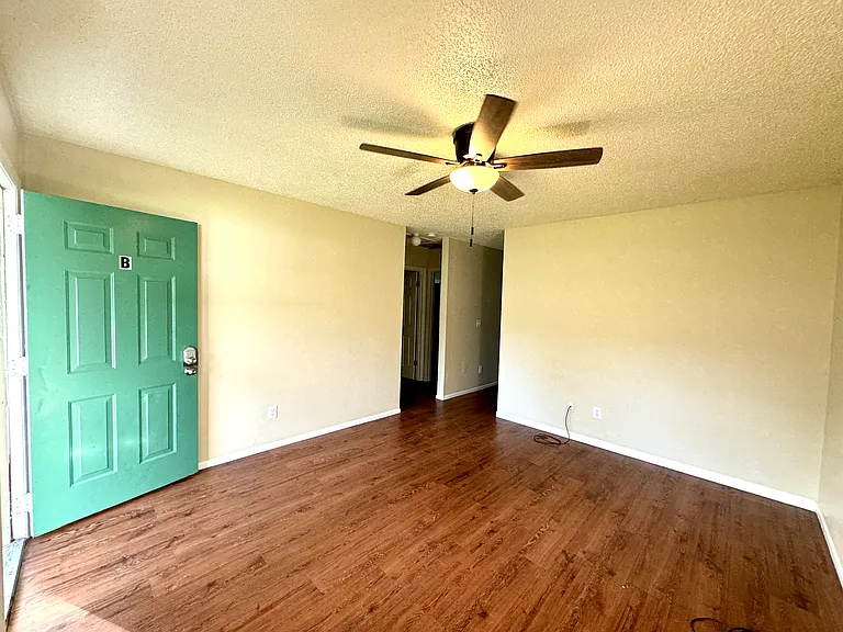 7265 53rd St N #B — Photo 13