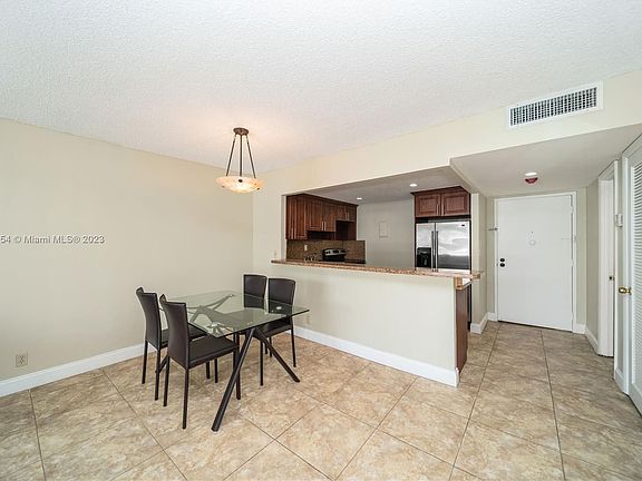 4th image of 16710 NE 9th Ave APT 705