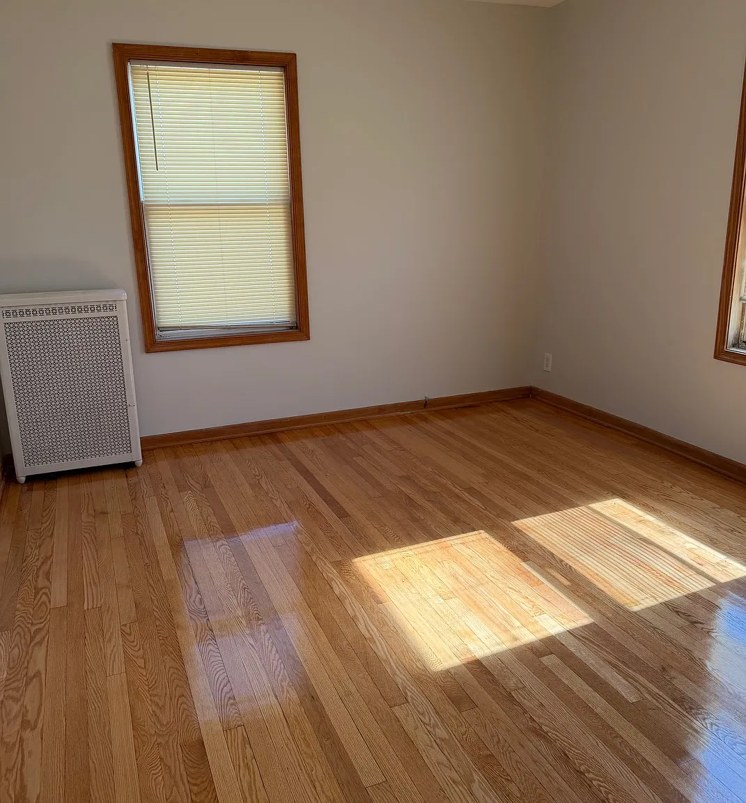 3 bed, 1000 sqft, $2,250 — Photo 3