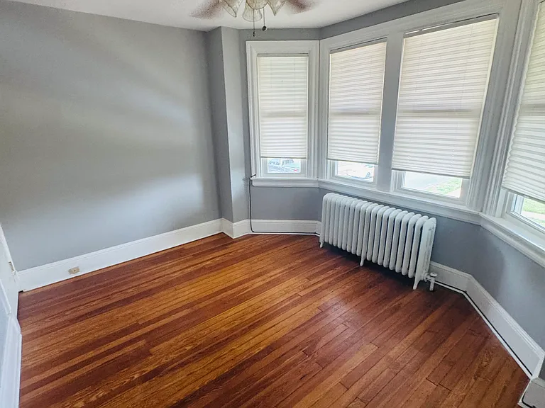 403 S Sycamore St — Photo 11