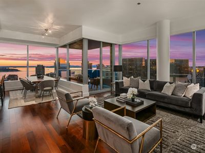 737 Olive Way #3800, Seattle, WA, 98101
