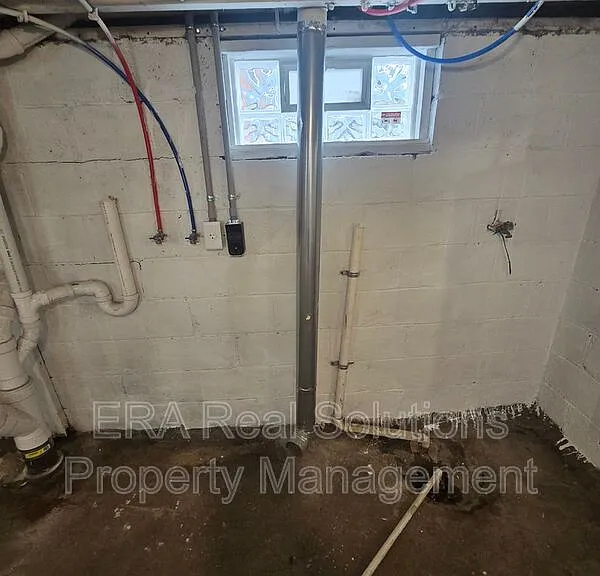 1536 E Weber Rd — Photo 16