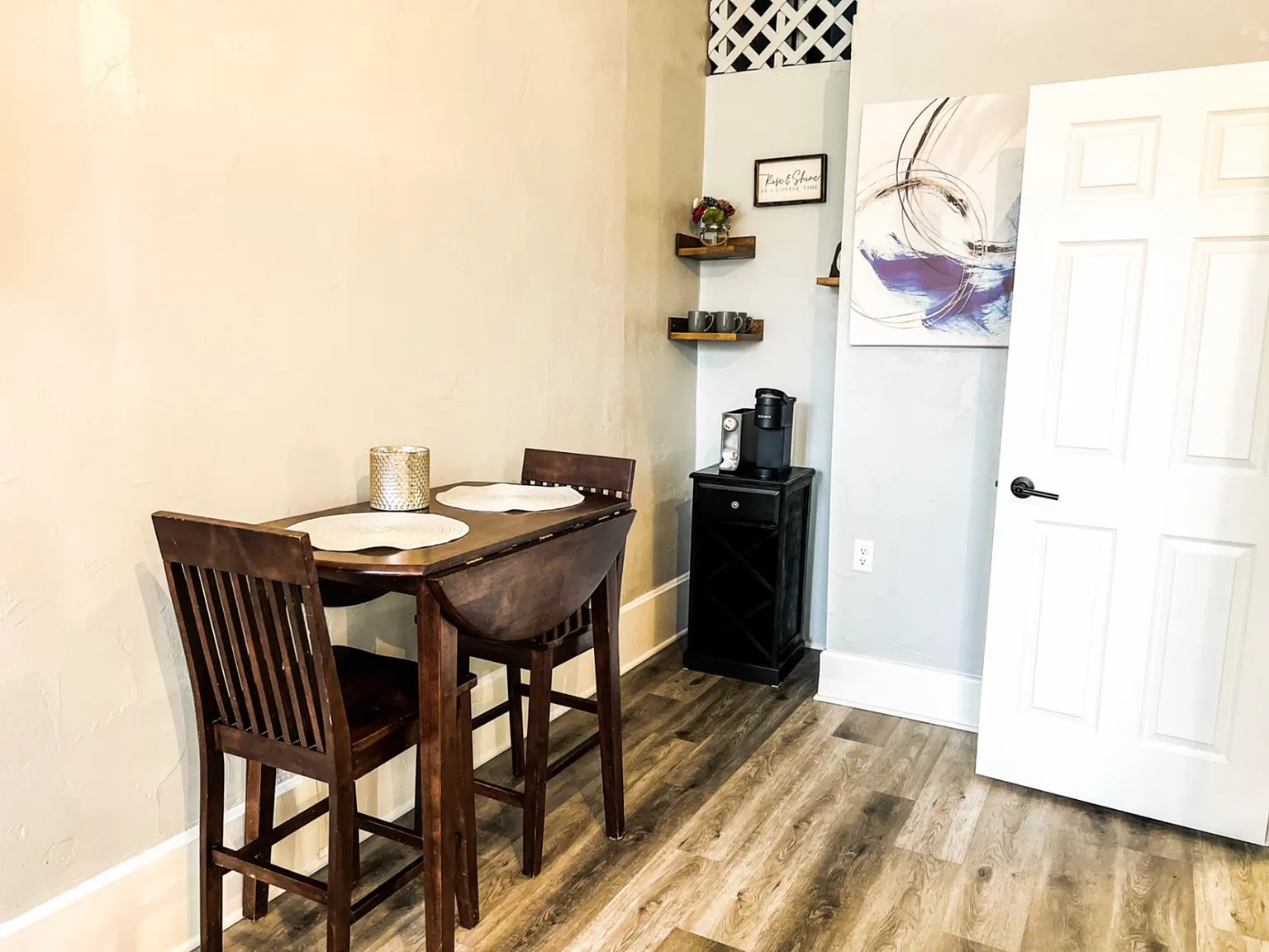 427 E Mill St — Photo 3