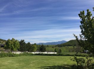 3512 Lone Pine Rd, Medford, OR 97504