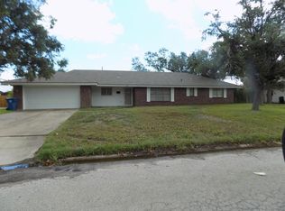 706 Huisache St, Refugio, TX 78377