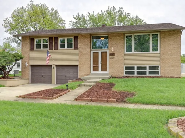 6805 Armstrong Ct, Woodridge, IL 60517