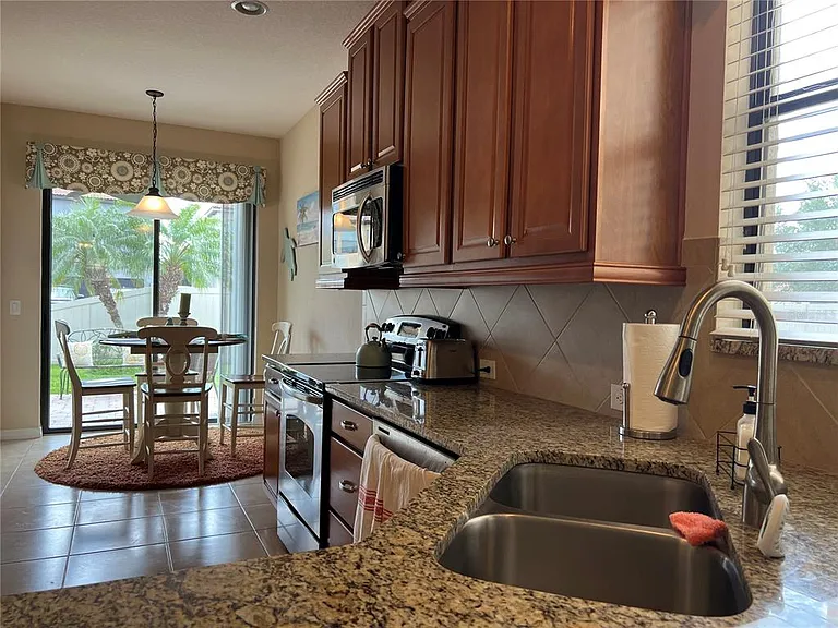 2002 Fishtail Fern Way — Photo 13