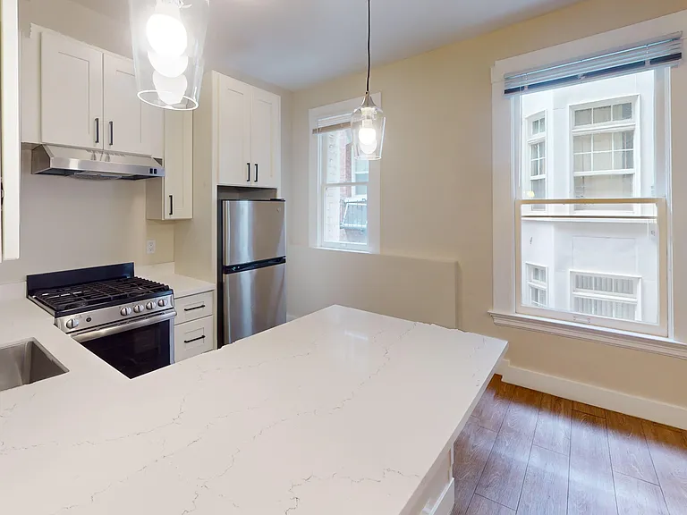 1020 Post Street — Photo 13