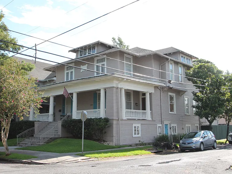 1507 Robert St — Photo 1