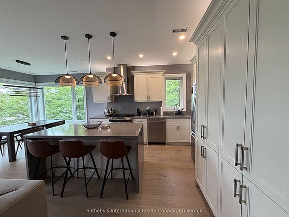 3rd image of 658 Johnston Park Ave