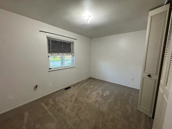 11551 Metter Ave, Warren, MI 48089