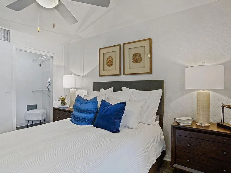 La Ventana Apartments — Photo 35