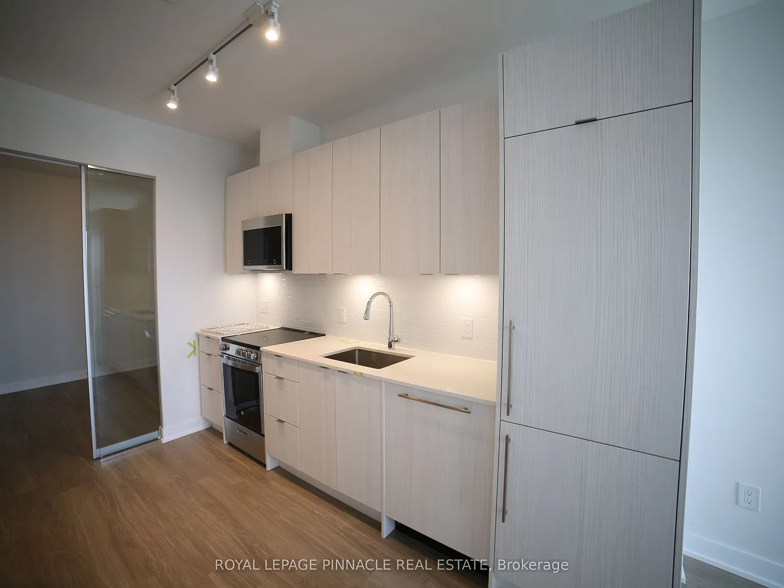 2 bed, $2,700 — Photo 3