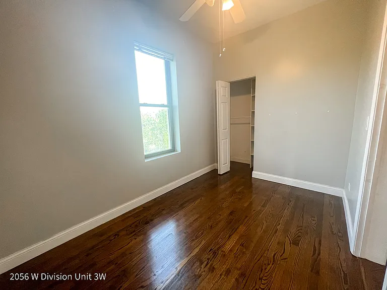 2056 W Division St — Photo 11