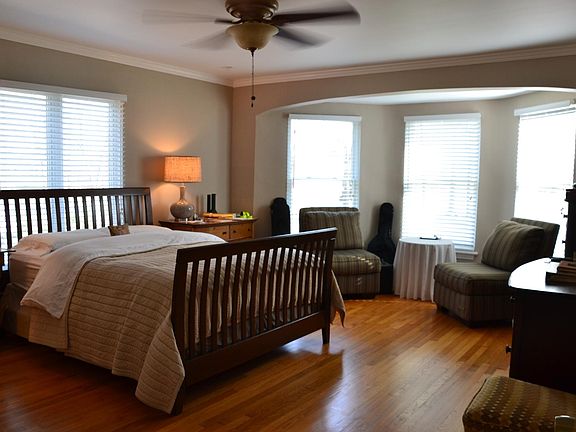 Huge Master bedroom with private path and 3 additional good 