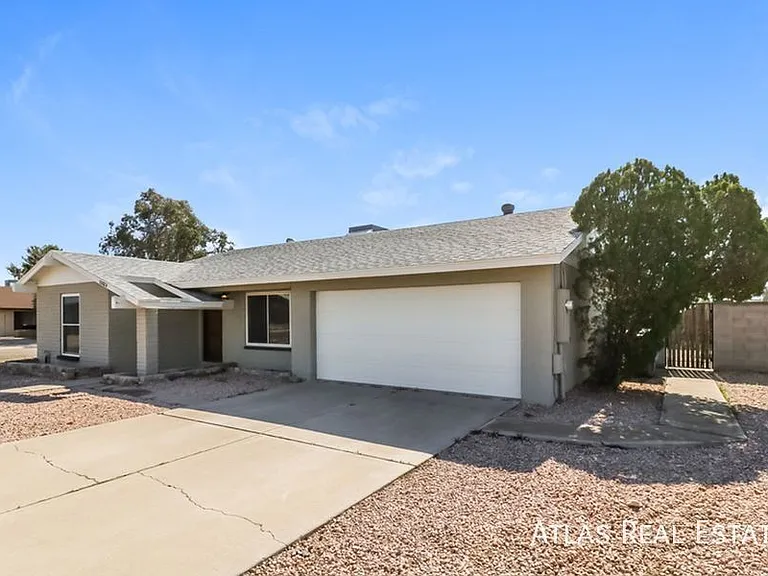 1323 W Rosemonte Dr — Photo 2