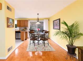 9 Tamarac Dr #B, Smithfield, RI 02828