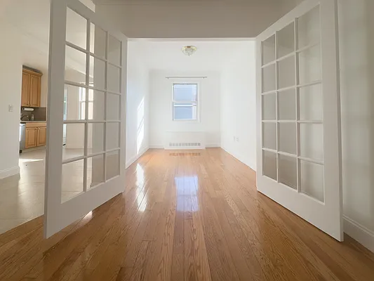 Rented by Bond New York | media 8