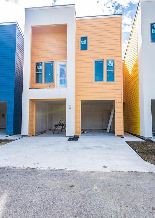 1st image of 132 Saint Germaine Cir