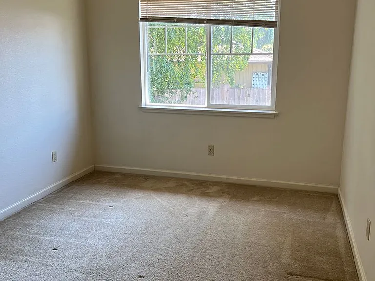 1301 Hallen Dr — Photo 18