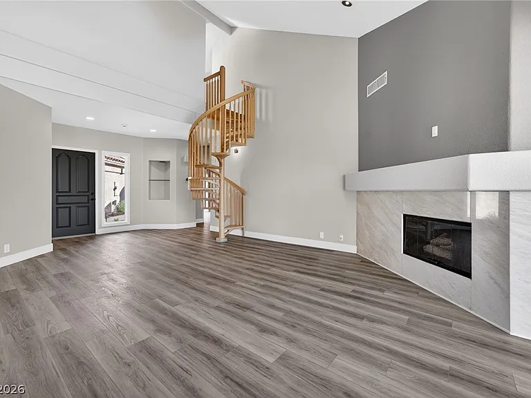 8185 Round Hills Cir — Photo 7