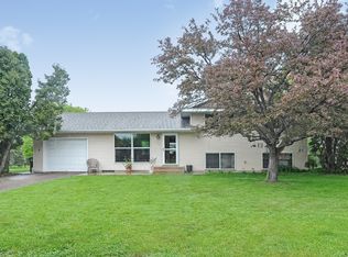 101 Strese Ln, Apple Valley, MN 55124
