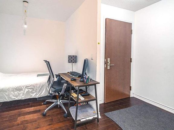 5th image of 386 Yonge St #1202