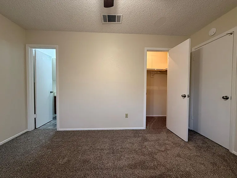 11945 Sunhillow Bnd #B — Photo 14