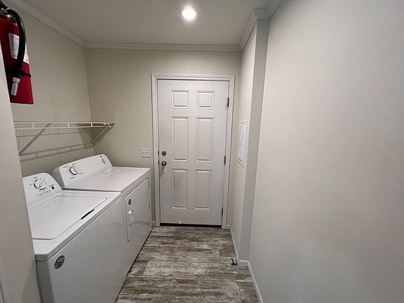 4th image of 323 Kingsbrook #182