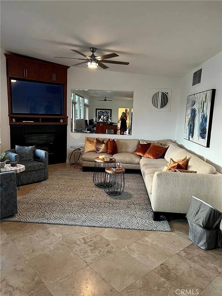 3 bed, 1280 sqft, $6,000 — Photo 4