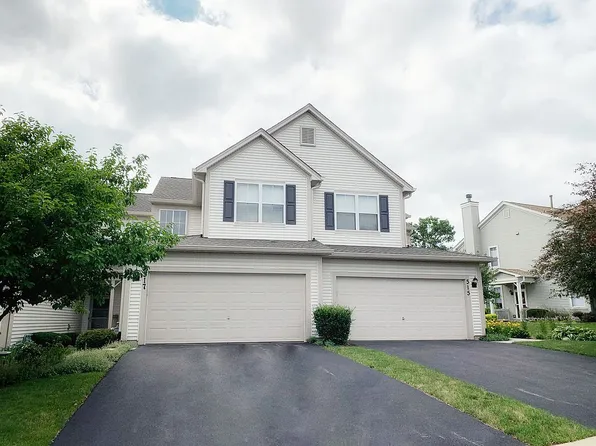 517 Heritage Ct, St Charles, IL 60175