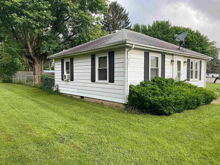 1215 S Fullhart Dr — Photo 21