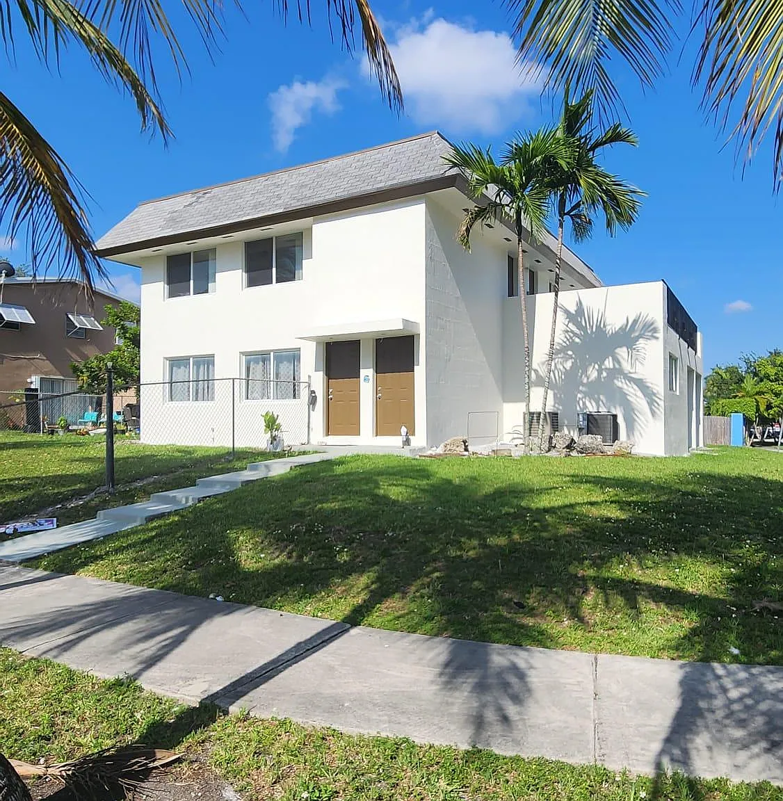 3 bed, 2761 sqft, $3,000 — Photo 1