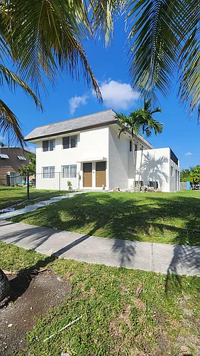 8852 SW 95th Ave Photo 1