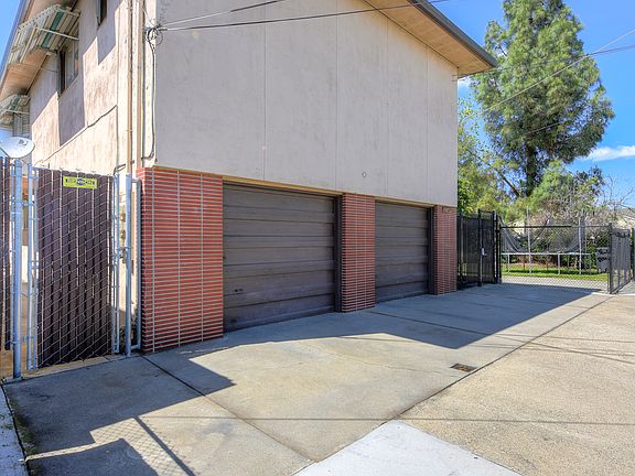 4th image of 2534 San Fernando Way