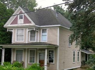 530 Fountain St, Mineral Point, WI 53565