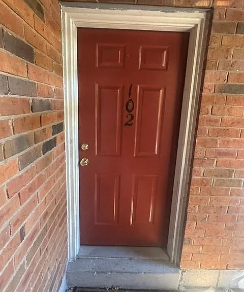 1924 Greenglen Dr #102 — Photo 6