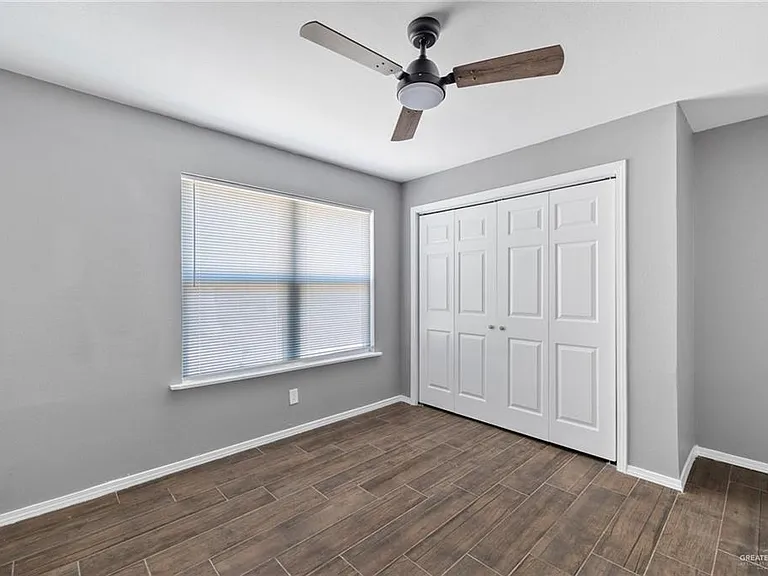 302 Stacie Ln — Photo 5