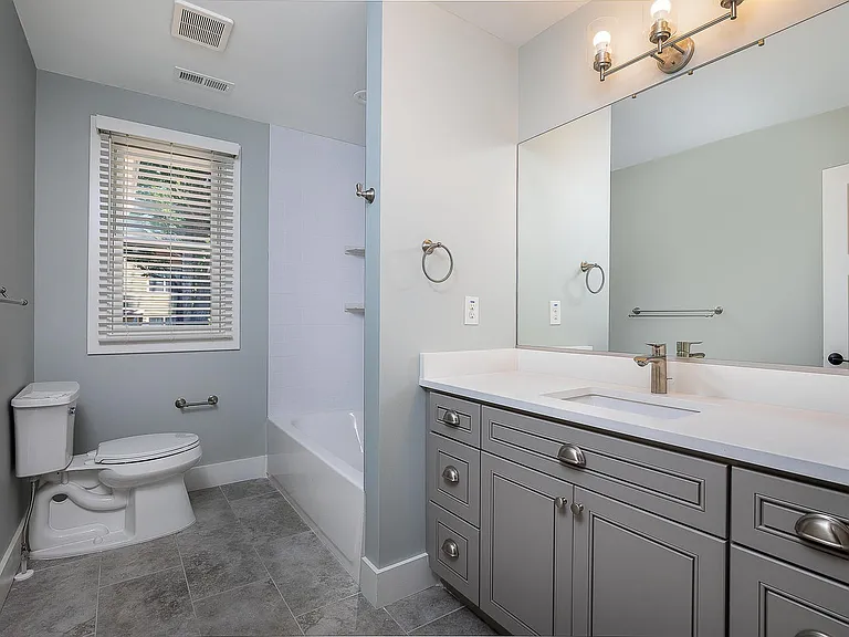 70 Forest Hill Dr — Photo 23