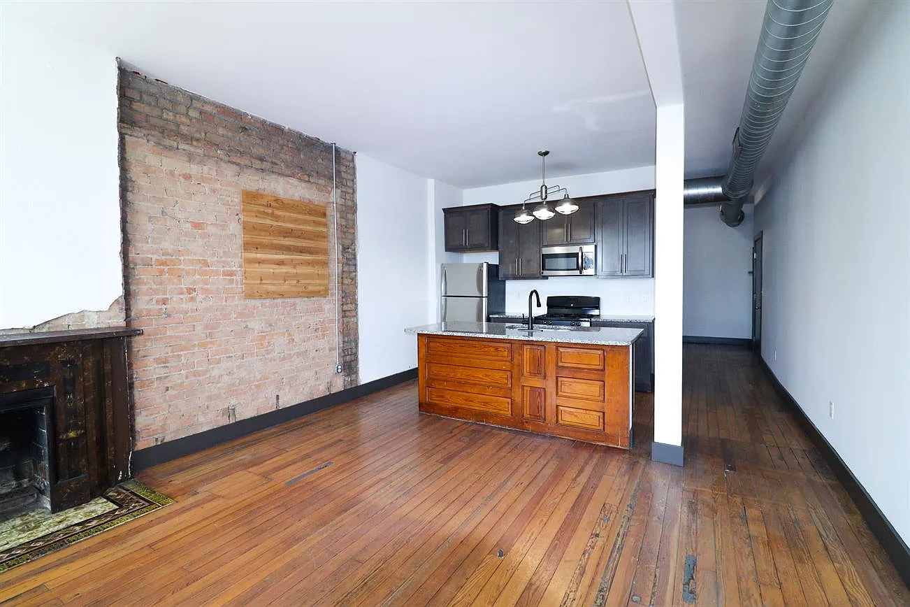 2611 Vine St — Photo 4