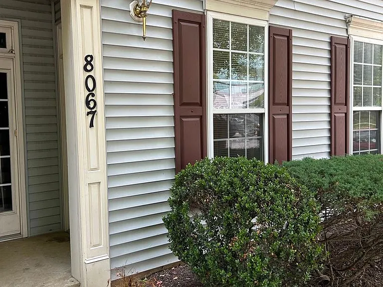 8067 Gatehouse Rd #8 — Photo 2