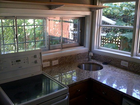 4th image of 1115 N Emerson St