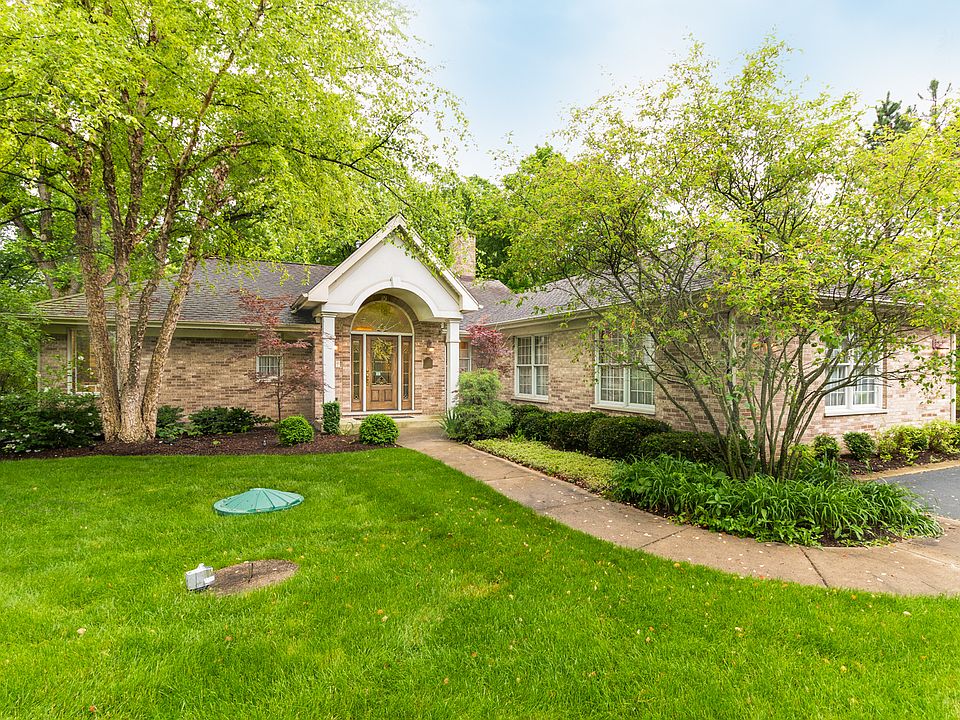 1st image of 12 Woodview Ln