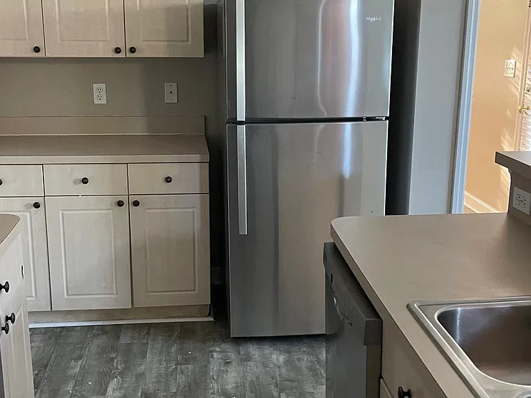 3977 Four Oaks Blvd — Photo 5