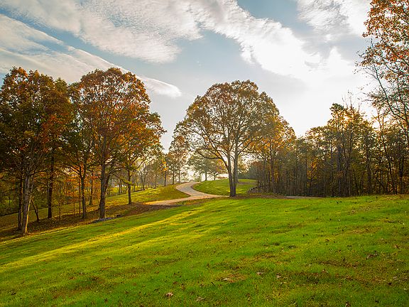 3rd image of 21 Majestic Oaks Cir