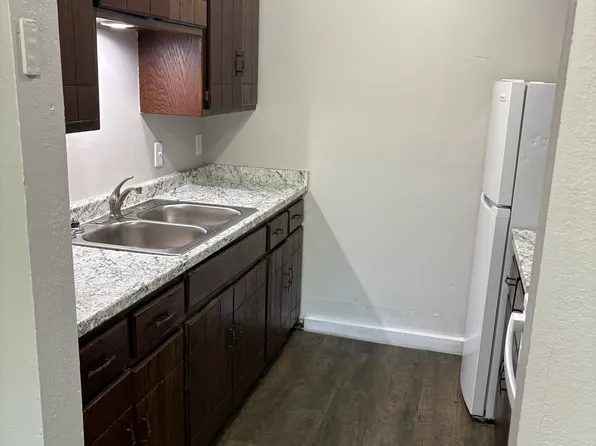 1245 E Saint Germain St #8, Saint Cloud, MN 56304