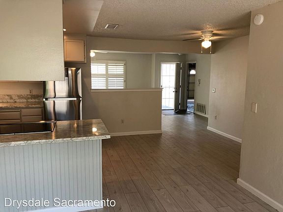4th image of 7237 Catamaran Dr