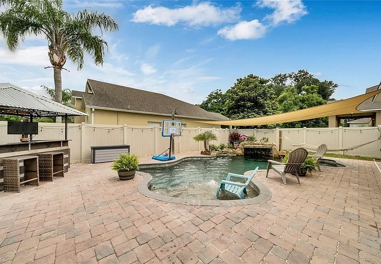 318 Clydesdale Cir — Photo 22